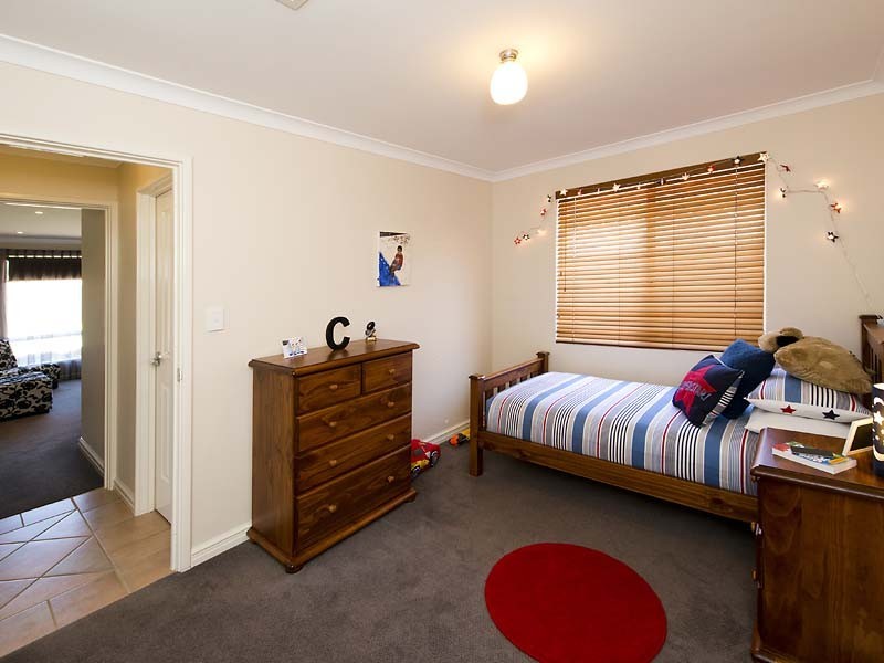 19 Brookside Square, Canning Vale WA 6155