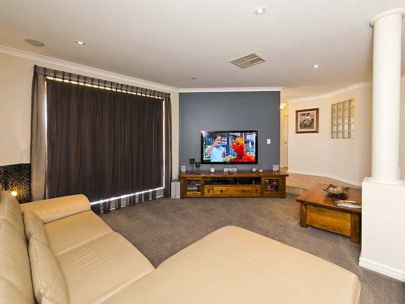 19 Brookside Square, Canning Vale WA 6155