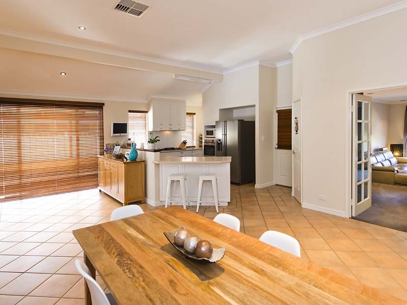 19 Brookside Square, Canning Vale WA 6155