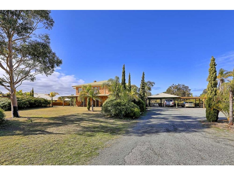 90 Mustang Rd, Champion Lakes WA 6111