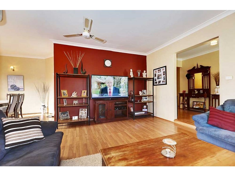 90 Mustang Rd, Champion Lakes WA 6111