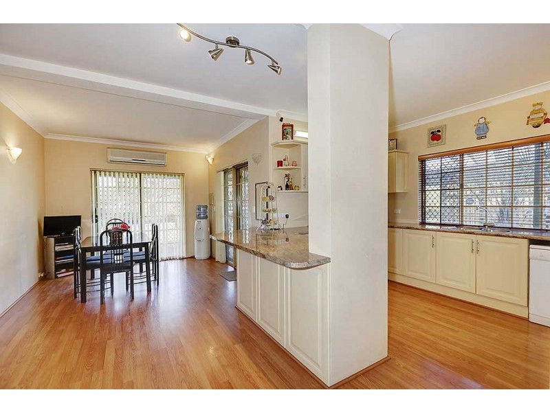 90 Mustang Rd, Champion Lakes WA 6111