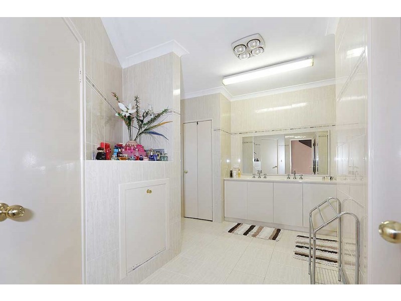 90 Mustang Rd, Champion Lakes WA 6111