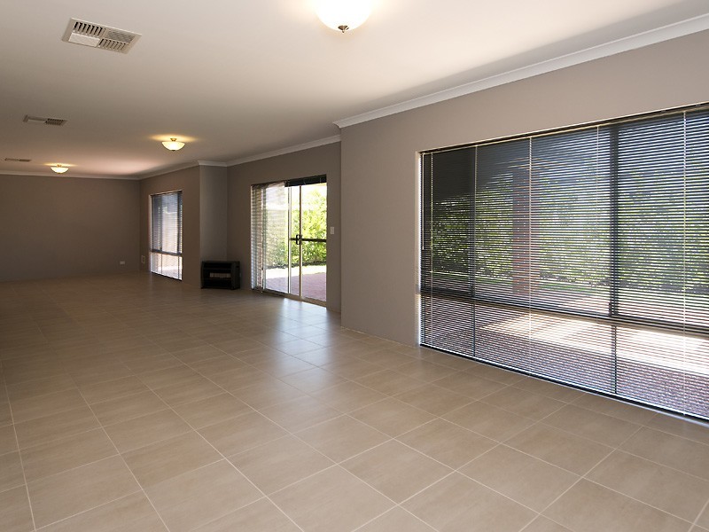 12 Baillon Pass, Harrisdale WA 6112