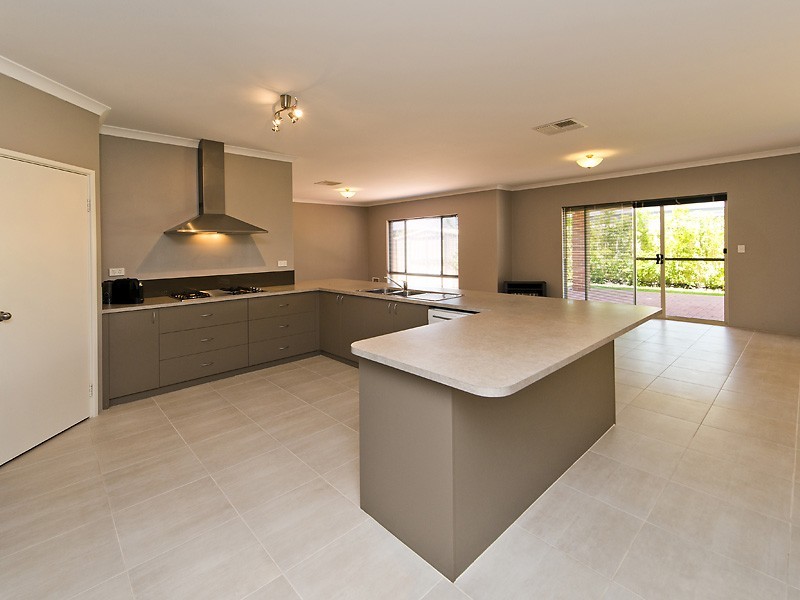 12 Baillon Pass, Harrisdale WA 6112