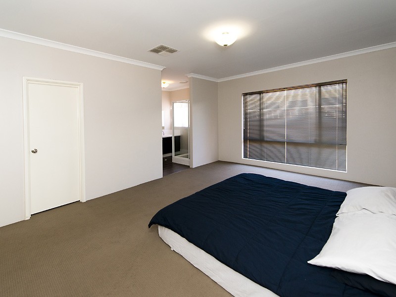 12 Baillon Pass, Harrisdale WA 6112