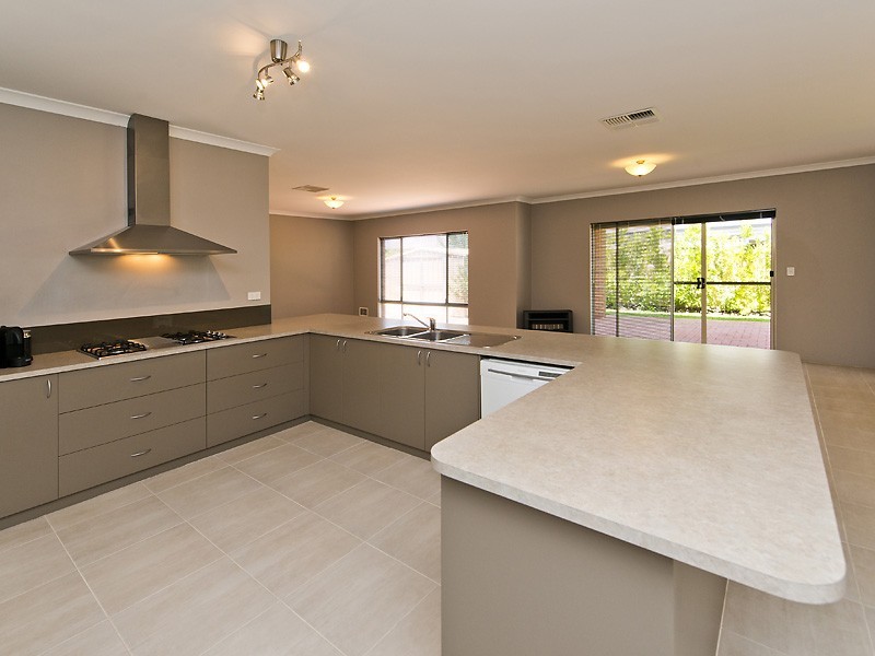 12 Baillon Pass, Harrisdale WA 6112