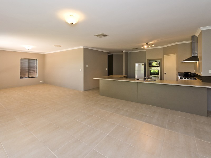 12 Baillon Pass, Harrisdale WA 6112