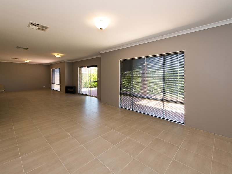 12 Baillon Pass, Harrisdale WA 6112