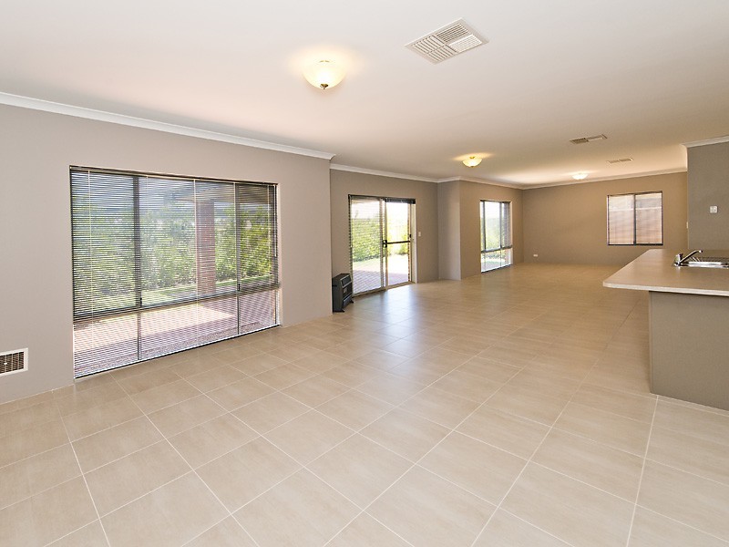 12 Baillon Pass, Harrisdale WA 6112