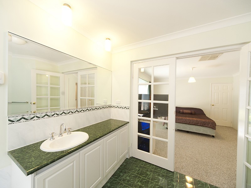 15 Burnside Terrace, Canning Vale WA 6155