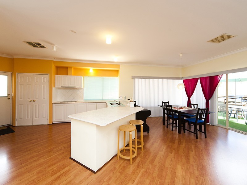 15 Burnside Terrace, Canning Vale WA 6155