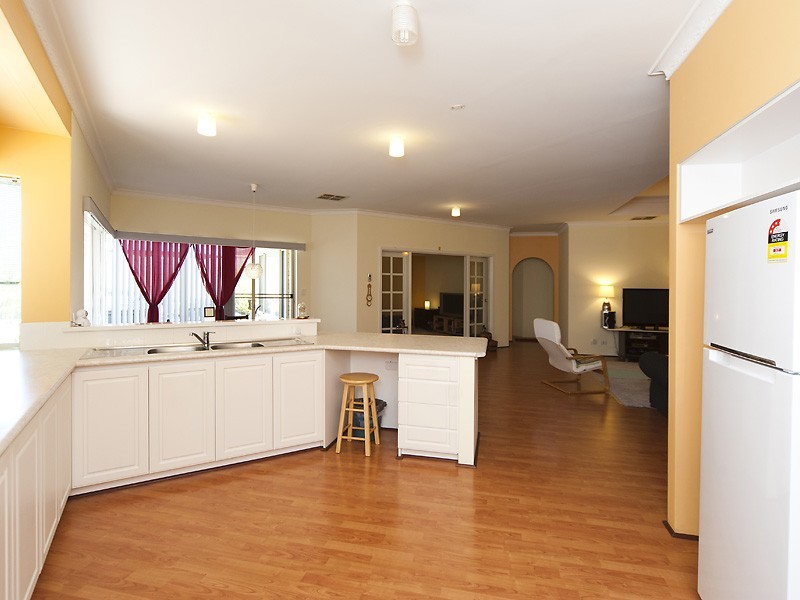 15 Burnside Terrace, Canning Vale WA 6155