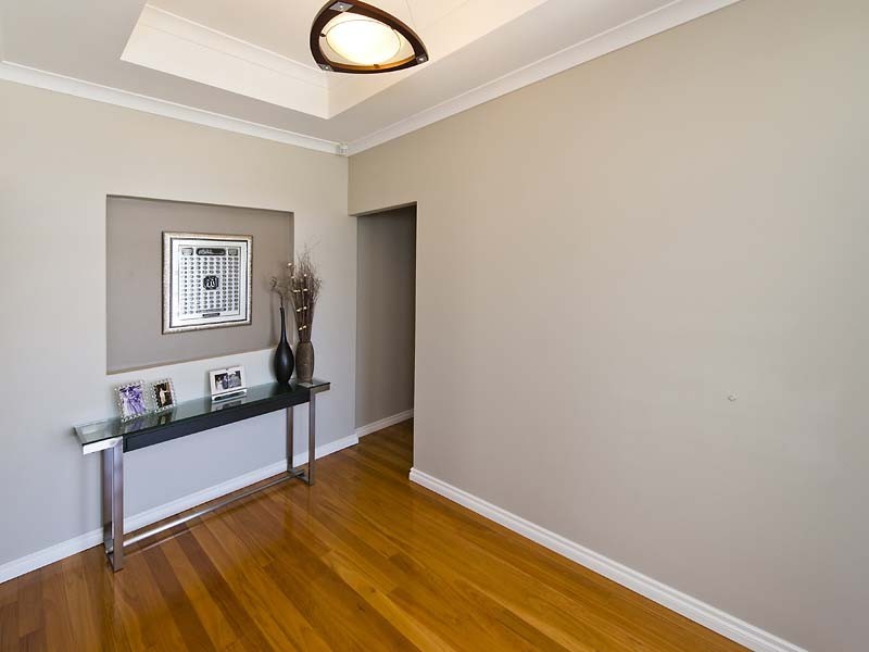 56 Dumbarton Road, Canning Vale WA 6155