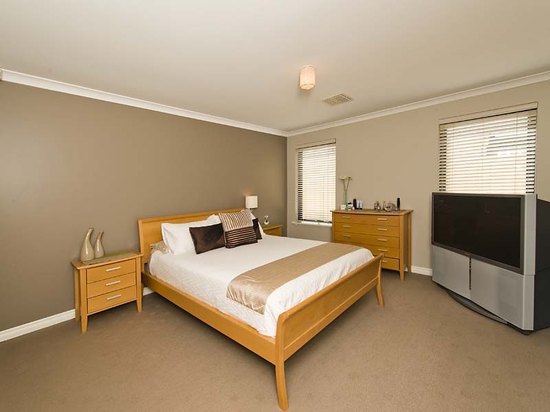 56 Dumbarton Road, Canning Vale WA 6155