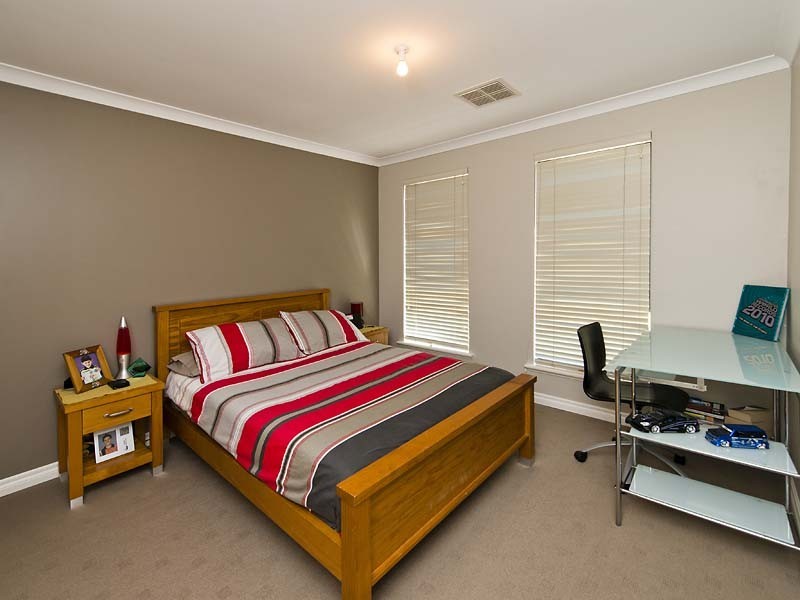 56 Dumbarton Road, Canning Vale WA 6155
