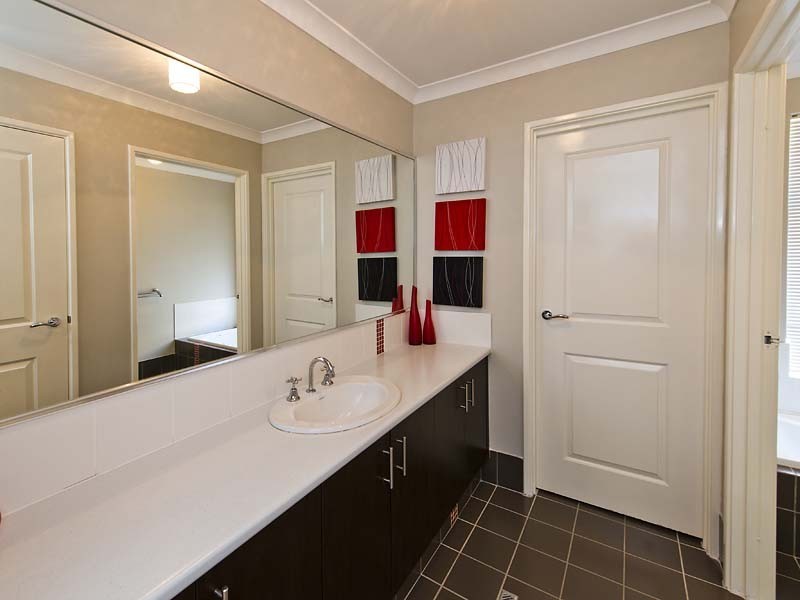 56 Dumbarton Road, Canning Vale WA 6155