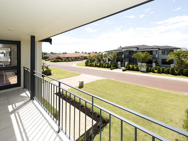 21 Arrowgrass Road, Canning Vale WA 6155