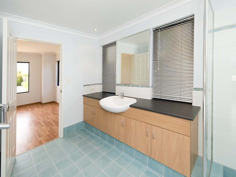 21 Arrowgrass Road, Canning Vale WA 6155