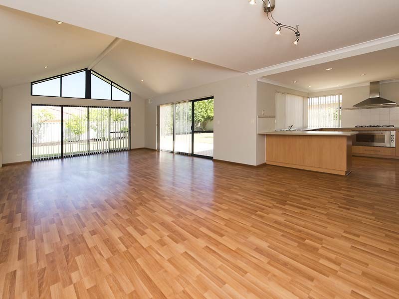 21 Arrowgrass Road, Canning Vale WA 6155