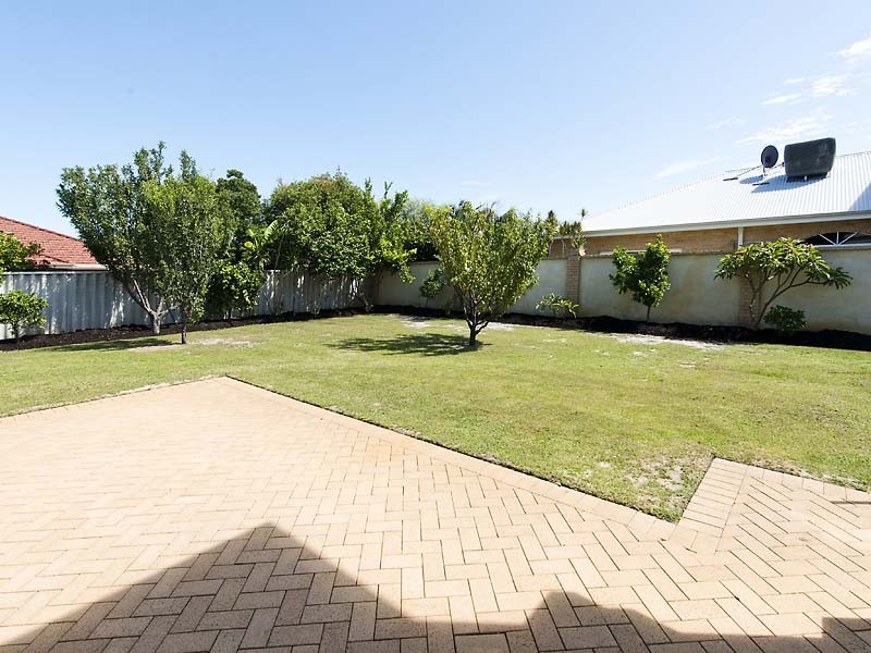 21 Arrowgrass Road, Canning Vale WA 6155