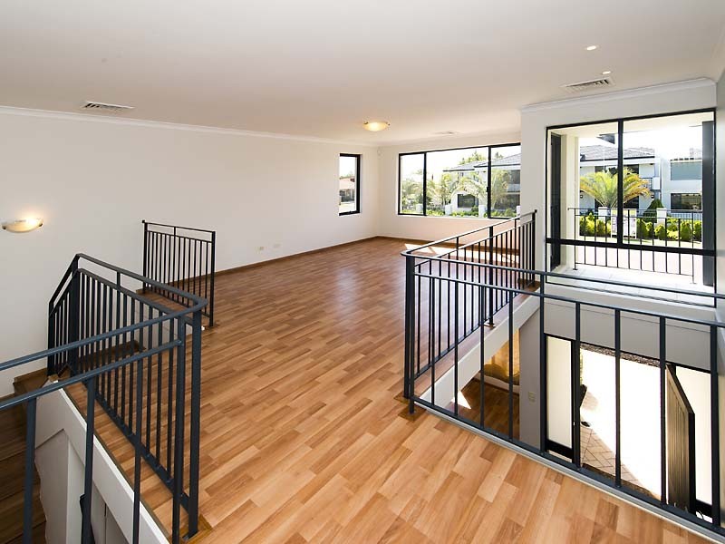 21 Arrowgrass Road, Canning Vale WA 6155