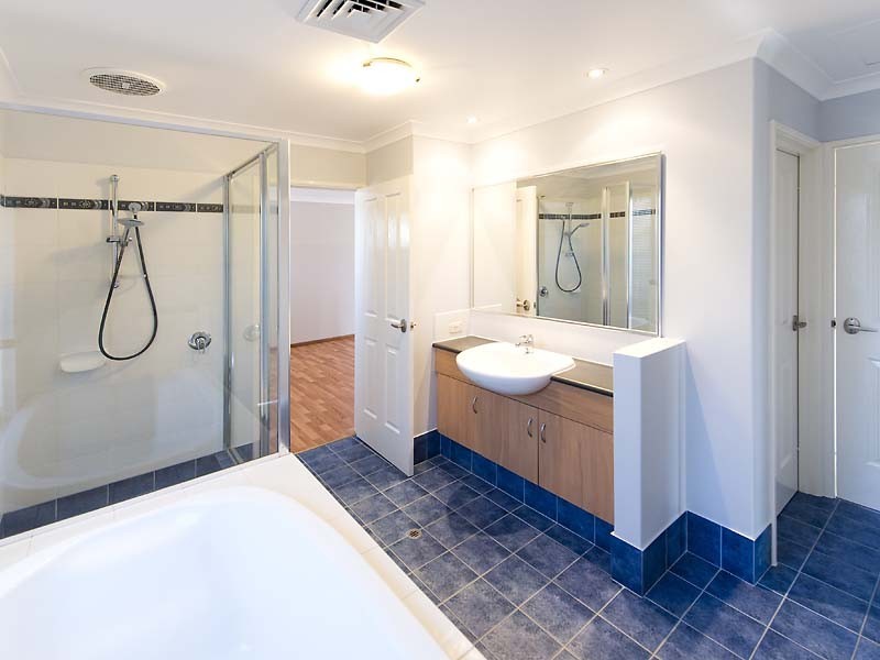 21 Arrowgrass Road, Canning Vale WA 6155