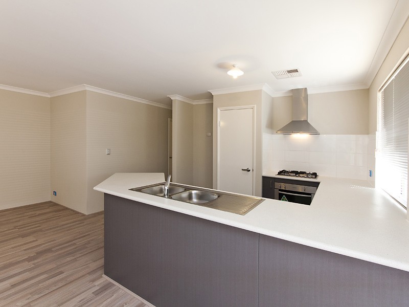 1/33 Kirkpatrick Court, Seville Grove WA 6112