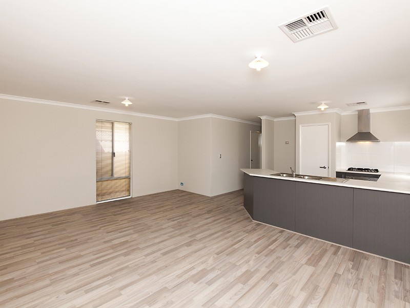 1/33 Kirkpatrick Court, Seville Grove WA 6112