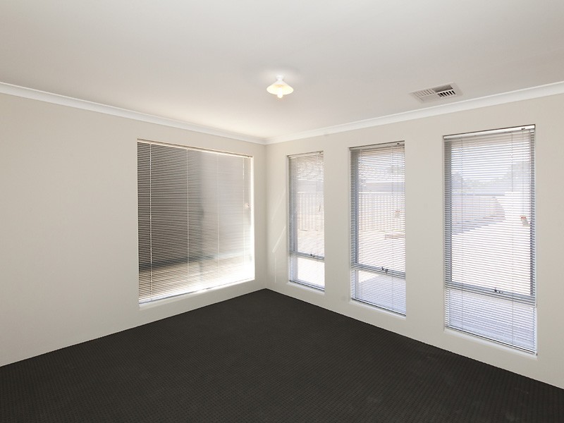 1/33 Kirkpatrick Court, Seville Grove WA 6112