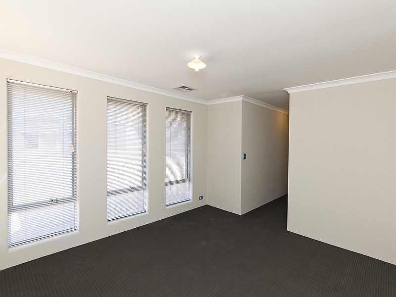 1/33 Kirkpatrick Court, Seville Grove WA 6112