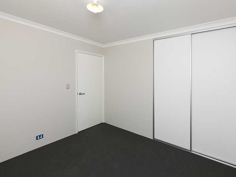 1/33 Kirkpatrick Court, Seville Grove WA 6112