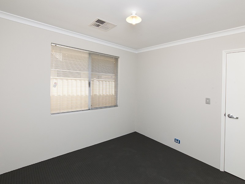 1/33 Kirkpatrick Court, Seville Grove WA 6112