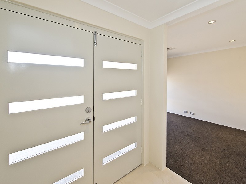 30 Mirima Way, Wandi WA 6167