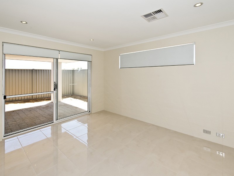 30 Mirima Way, Wandi WA 6167