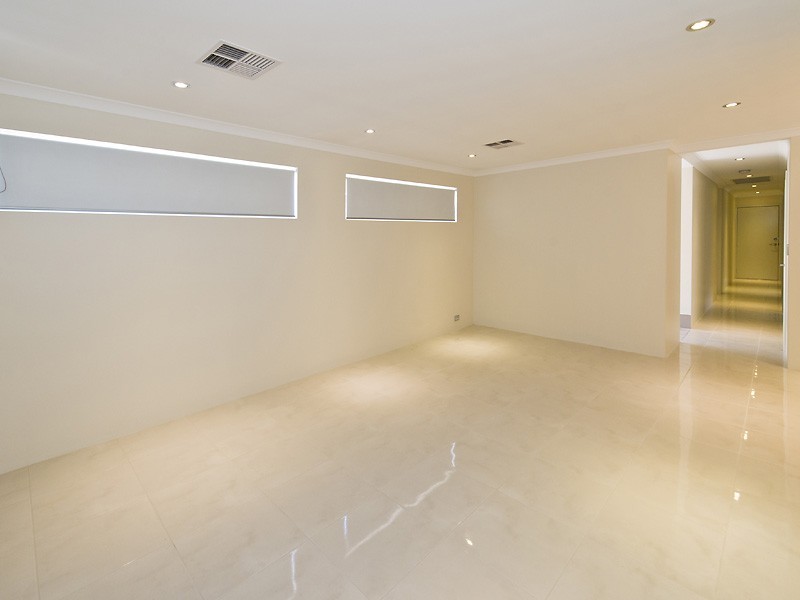 30 Mirima Way, Wandi WA 6167