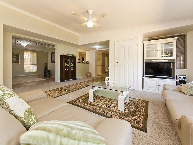 4 Chifley Place, Huntingdale WA 6110