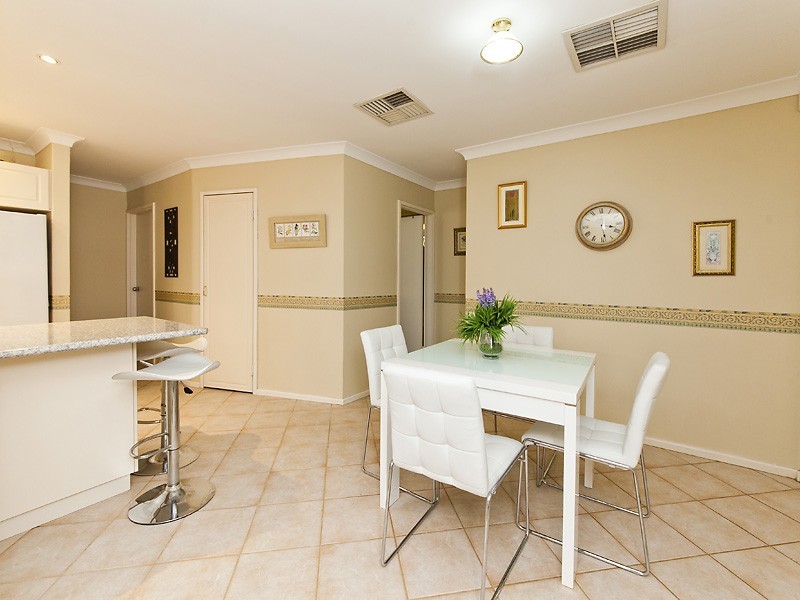 4 Chifley Place, Huntingdale WA 6110