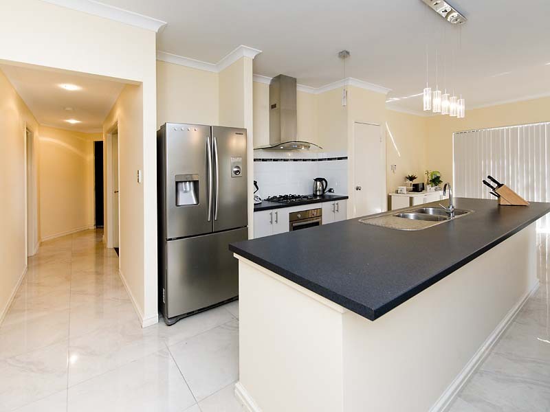 4 Magdalen Loop, Piara Waters WA 6112