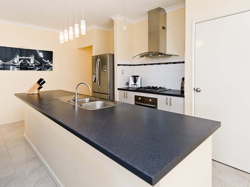 4 Magdalen Loop, Piara Waters WA 6112