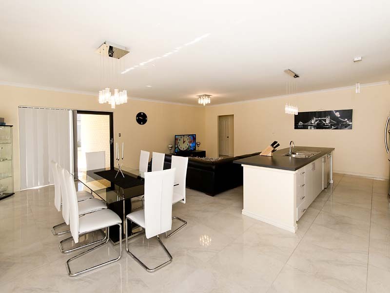 4 Magdalen Loop, Piara Waters WA 6112