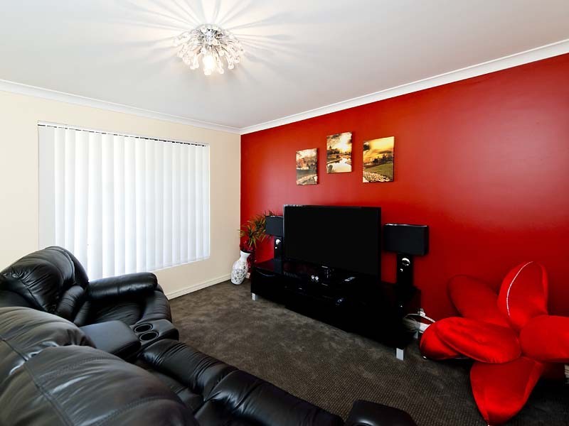 4 Magdalen Loop, Piara Waters WA 6112