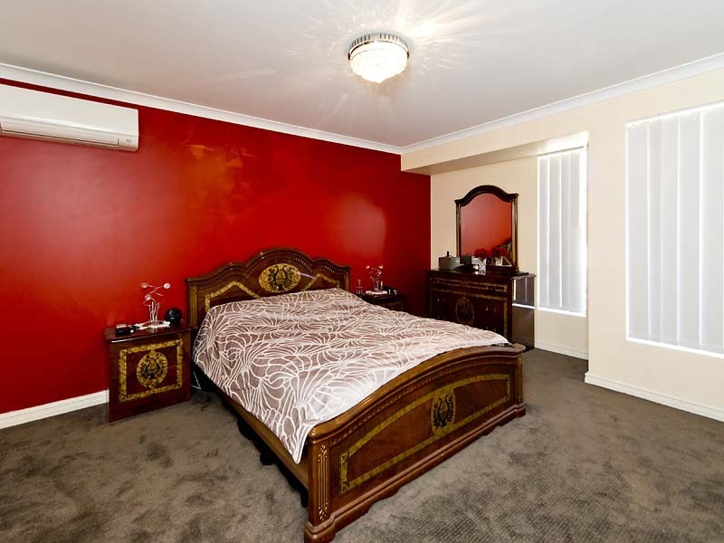 4 Magdalen Loop, Piara Waters WA 6112