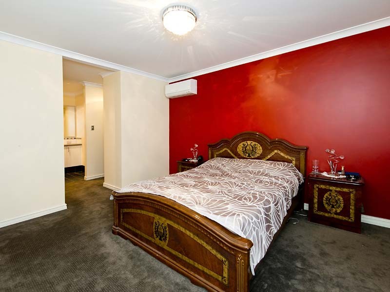 4 Magdalen Loop, Piara Waters WA 6112