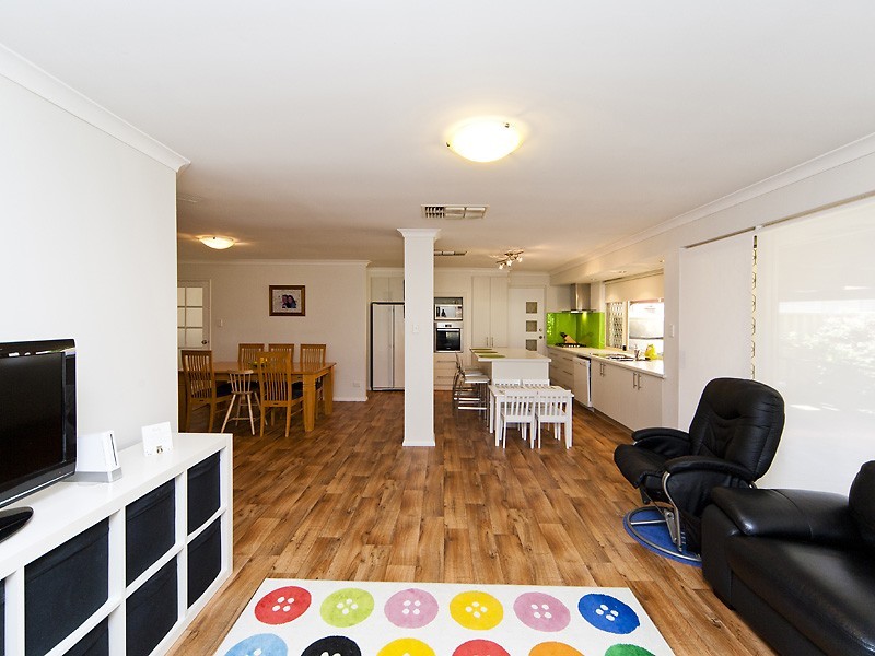 22 Pyrite Court, Forrestfield WA 6058