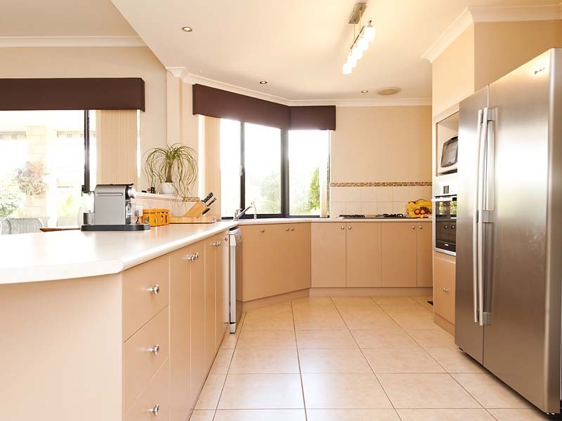 8 Hardwick Boulevard, Canning Vale WA 6155