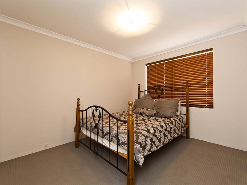 8 Hardwick Boulevard, Canning Vale WA 6155