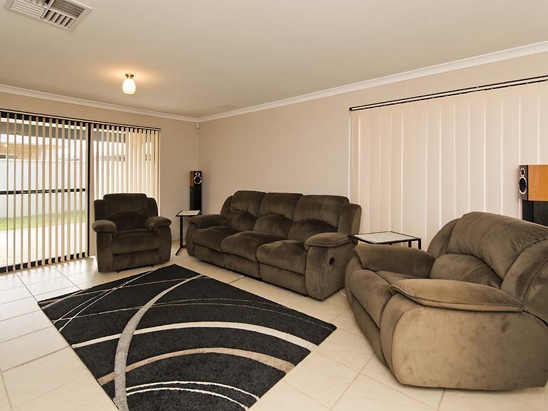 10 Bunratty Link, Canning Vale WA 6155