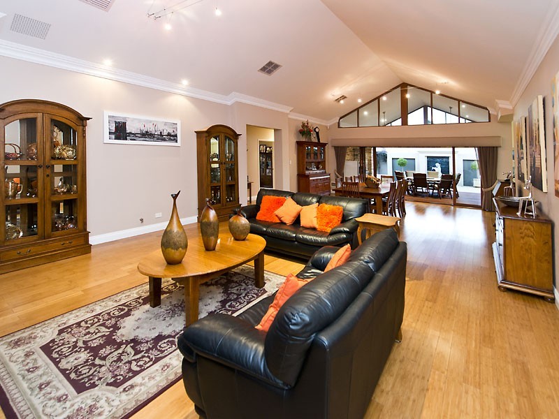 7 Caversham Bend, Southern River WA 6110