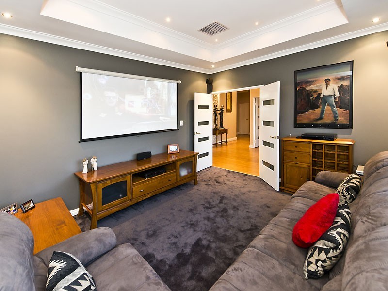 7 Caversham Bend, Southern River WA 6110